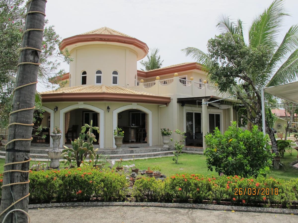 Cabilao Sunset Dive & Beach Resort Loon Extérieur photo