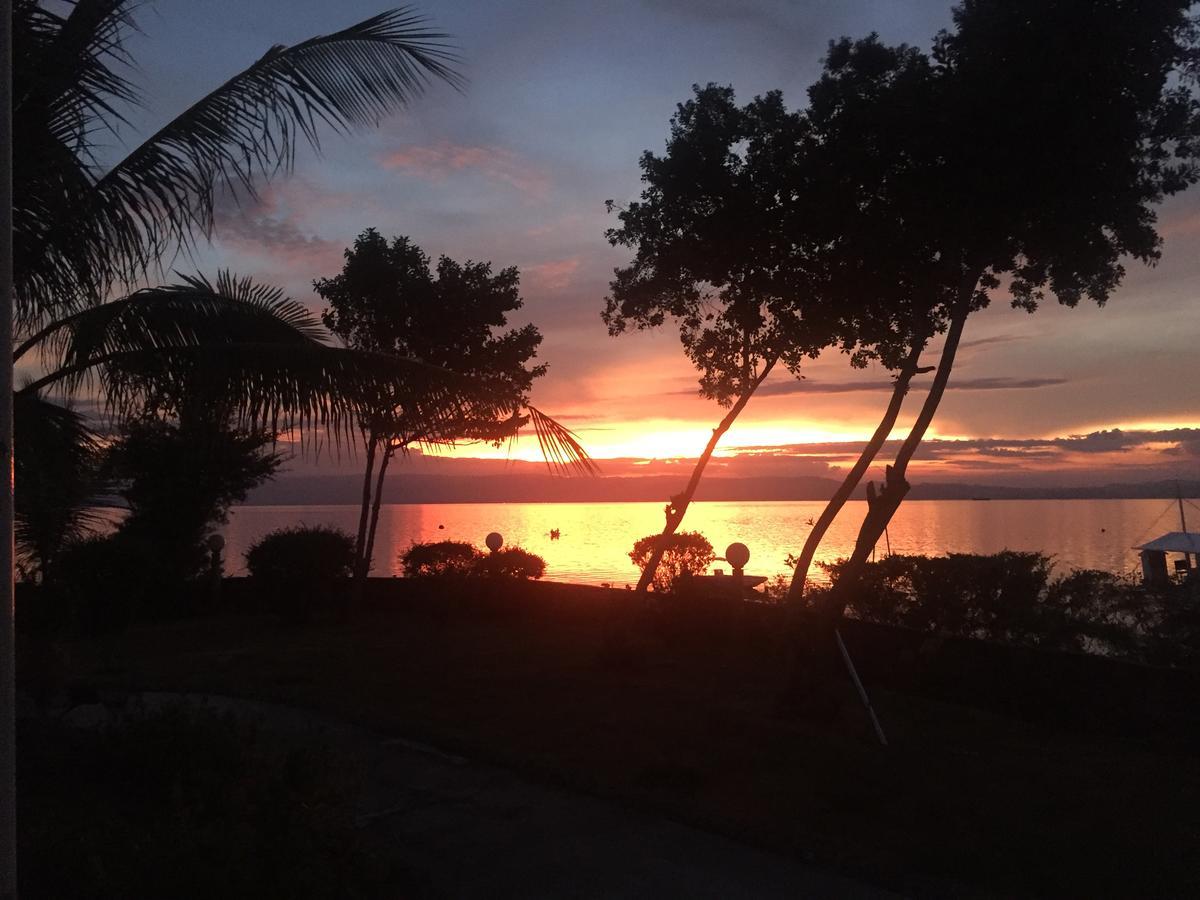 Cabilao Sunset Dive & Beach Resort Loon Extérieur photo