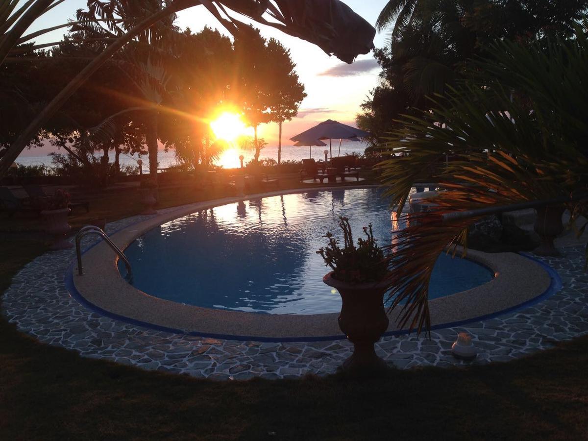 Cabilao Sunset Dive & Beach Resort Loon Extérieur photo