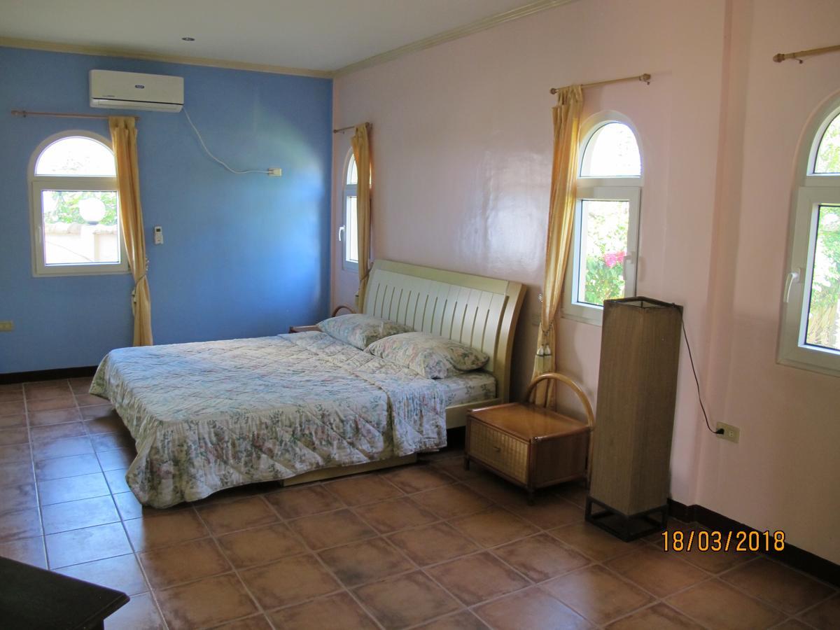 Cabilao Sunset Dive & Beach Resort Loon Extérieur photo